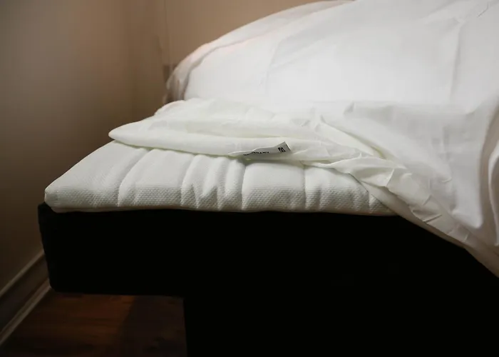 New Luxury Apartments In Central London Next To Shops, Cafes, Bars & Metro