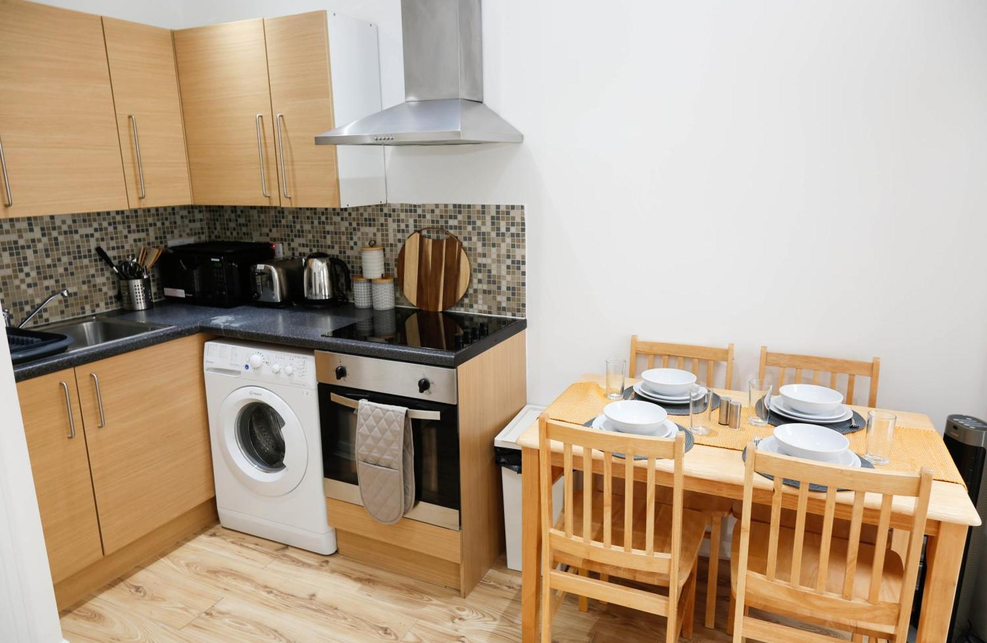 New Luxury In Next To Shops, Cafes, Bars & Metro * London