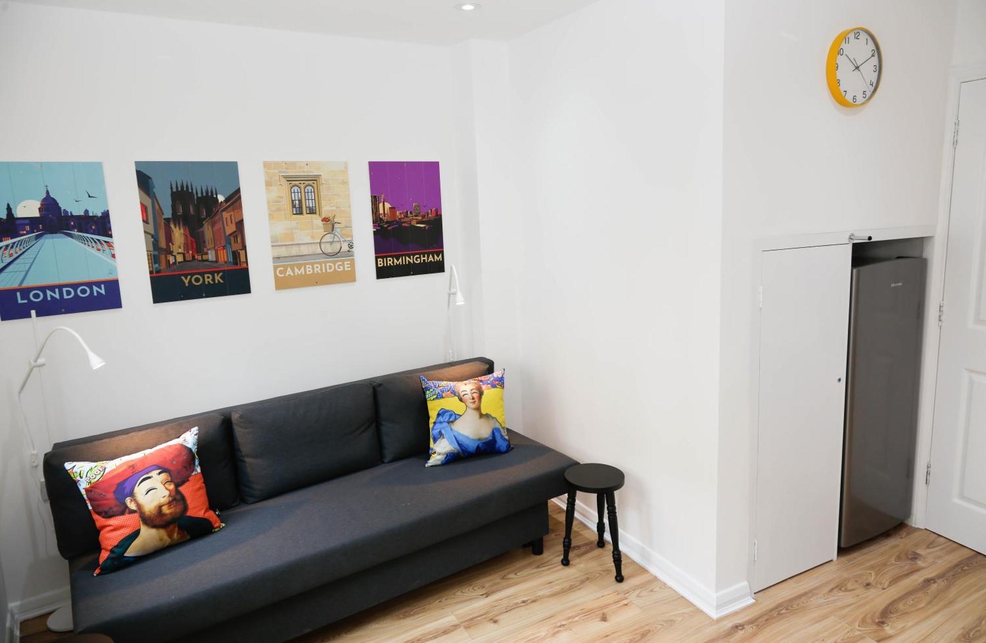 Apartment New Luxury In Next To Shops, Cafes, Bars & Metro London