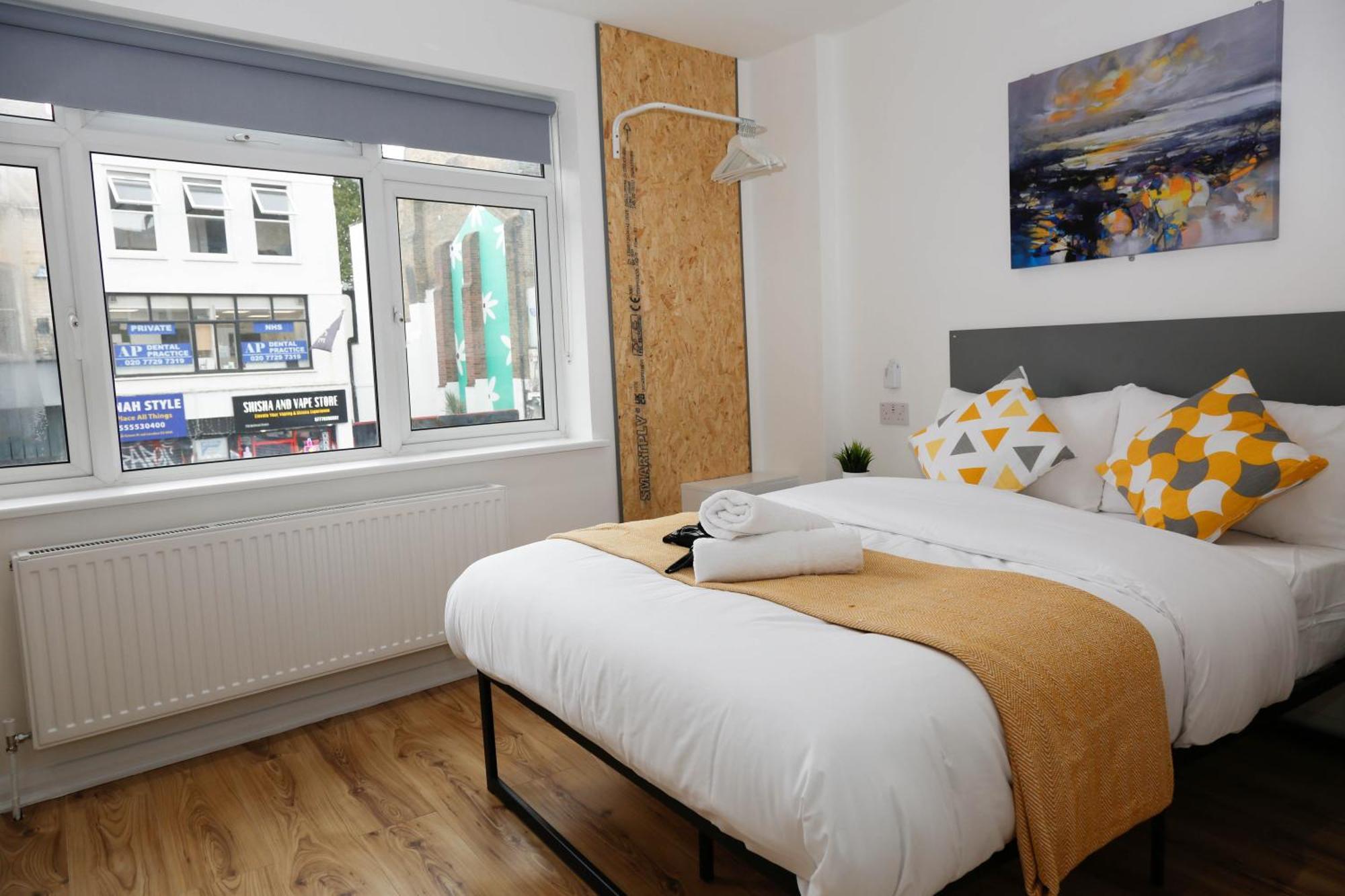 New Luxury In Next To Shops, Cafes, Bars & Metro * London