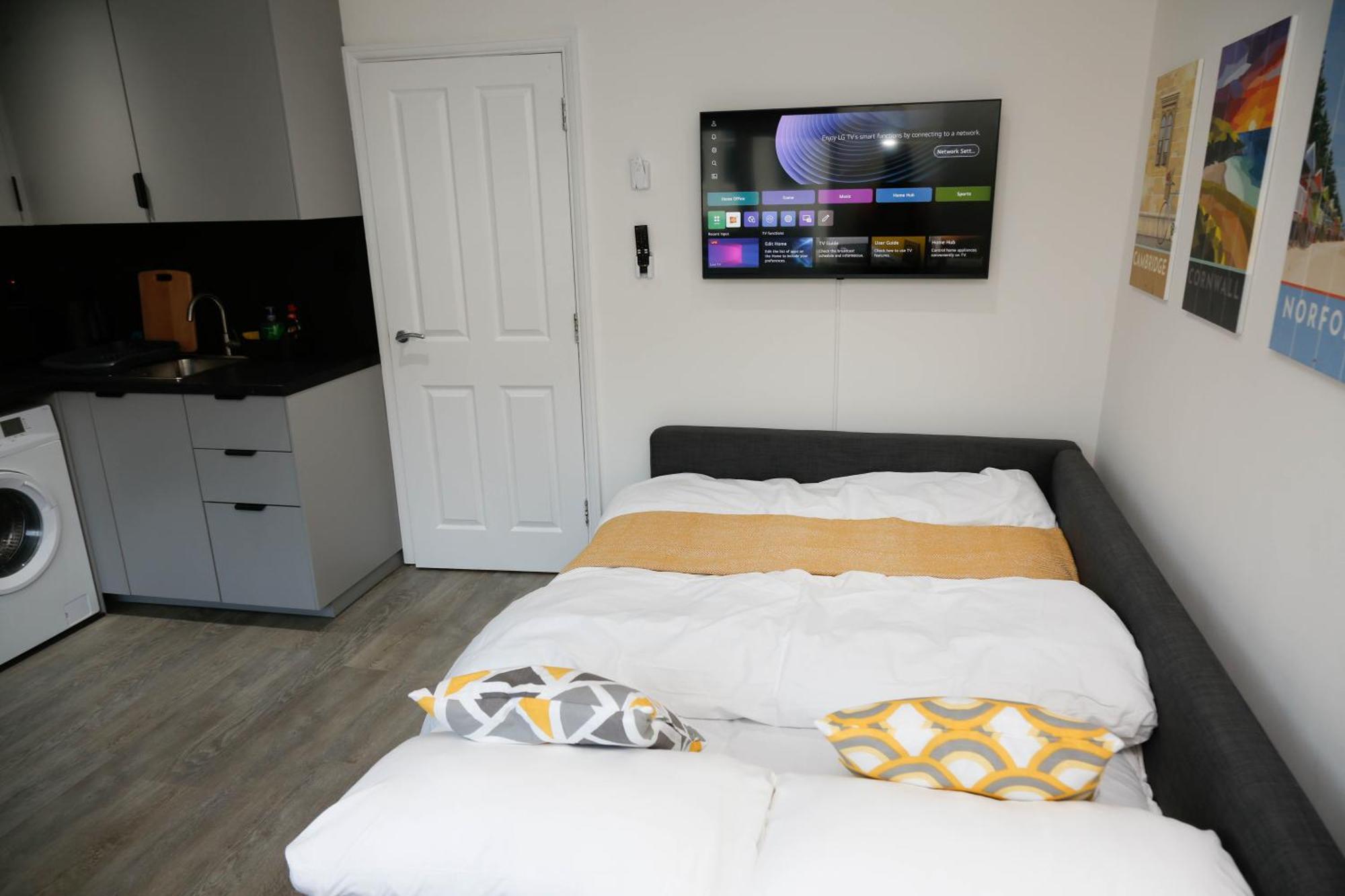 Apartment New Luxury In Next To Shops, Cafes, Bars & Metro *