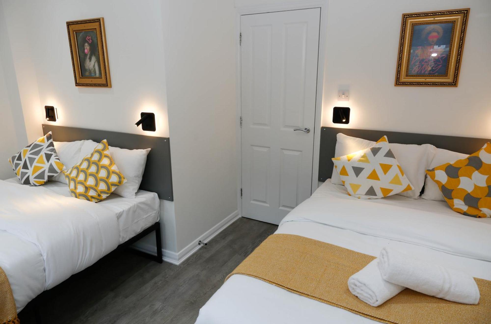 New Luxury In Next To Shops, Cafes, Bars & Metro *
