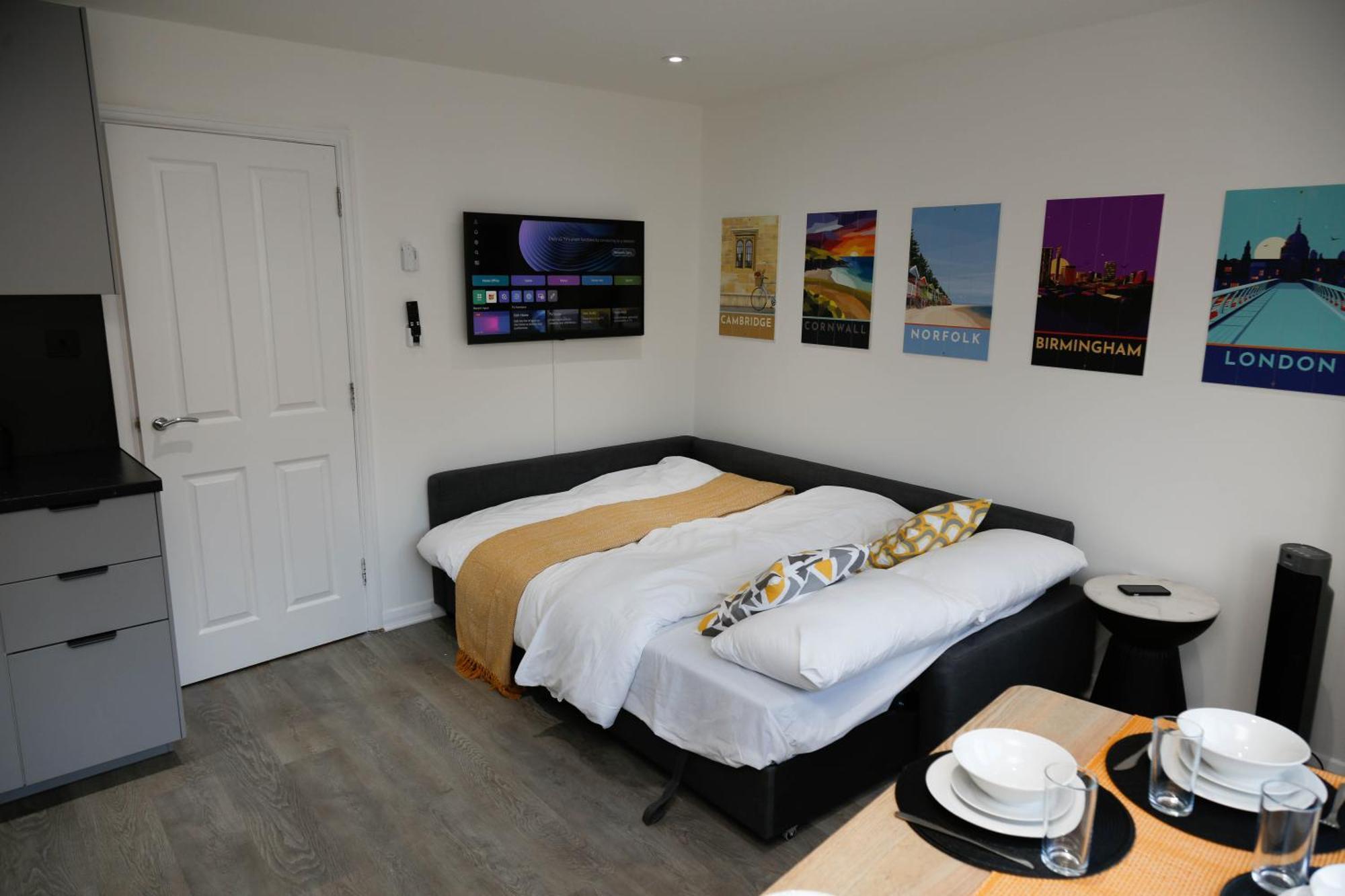 Apartment New Luxury In Next To Shops, Cafes, Bars & Metro