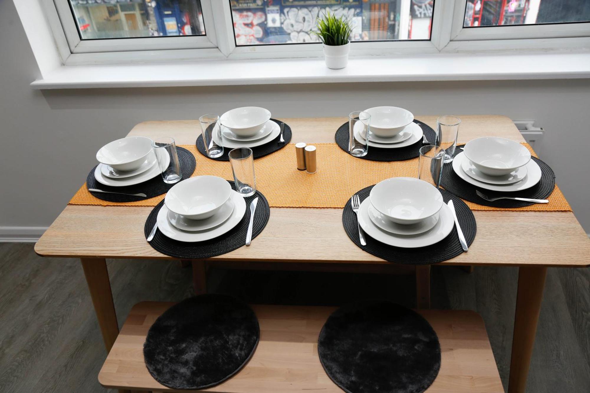 Apartment New Luxury In Next To Shops, Cafes, Bars & Metro *